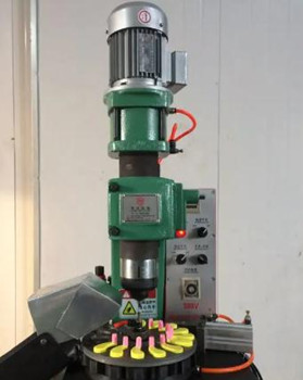 怎樣安全地操作氣液增壓鉚接機？